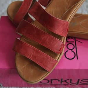GORGEOUS OLUKAI SANDALS